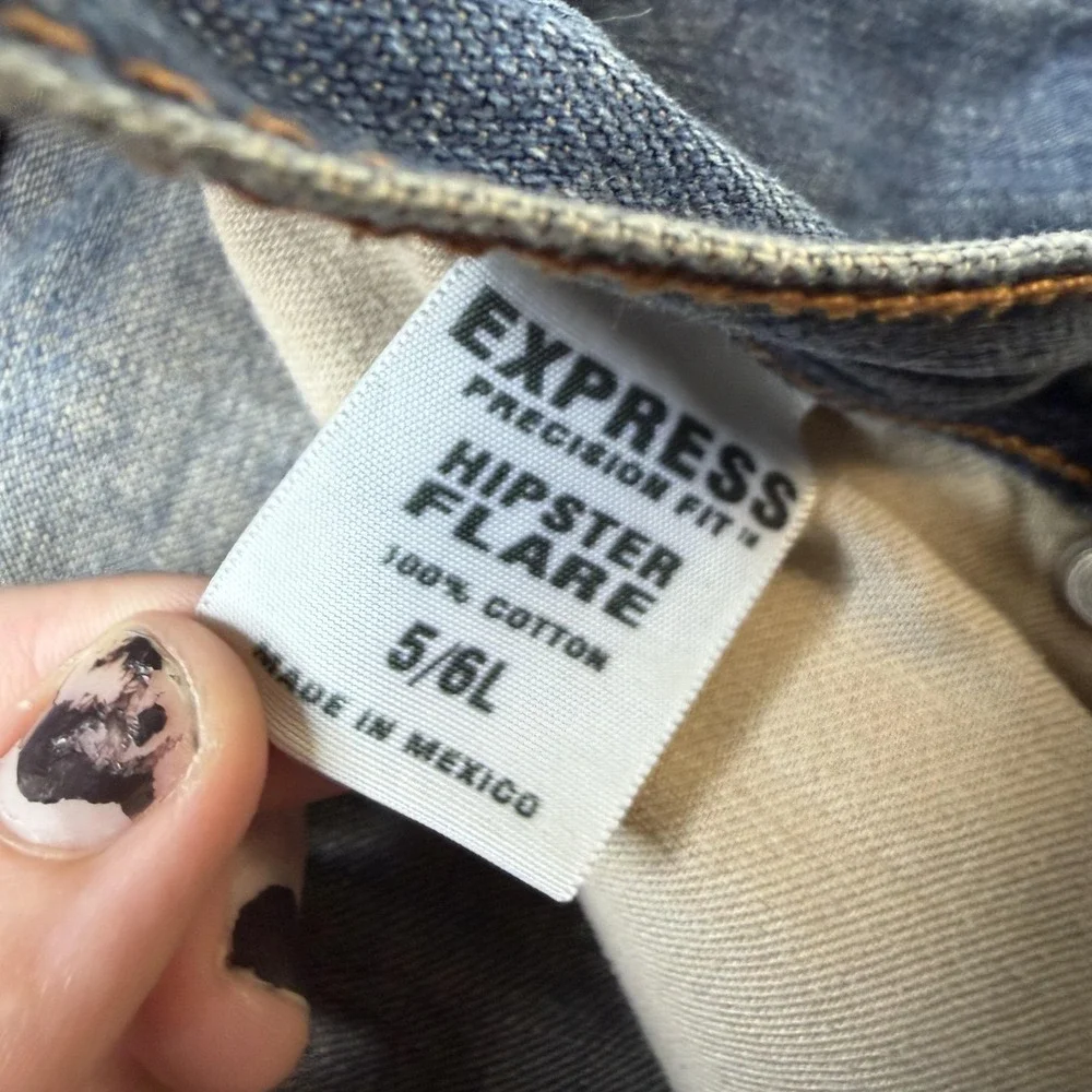 Express y2k hipster